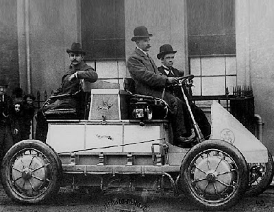 Первый гибридный автомобиль