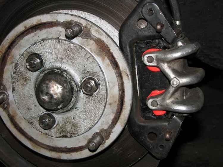 Тормозной диск и колодка на Renault
