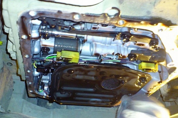 Замена масла и жидкости в АКПП Toyota Corolla Fielder