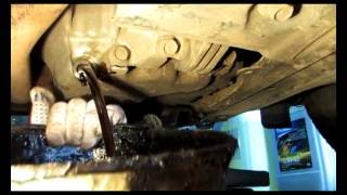 Замена масла в двигателе Honda CRV 2.0 бензин / Replacing the engine oil Honda CR V 2.0 petrol