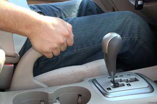 Торможение ручником в автомобиле