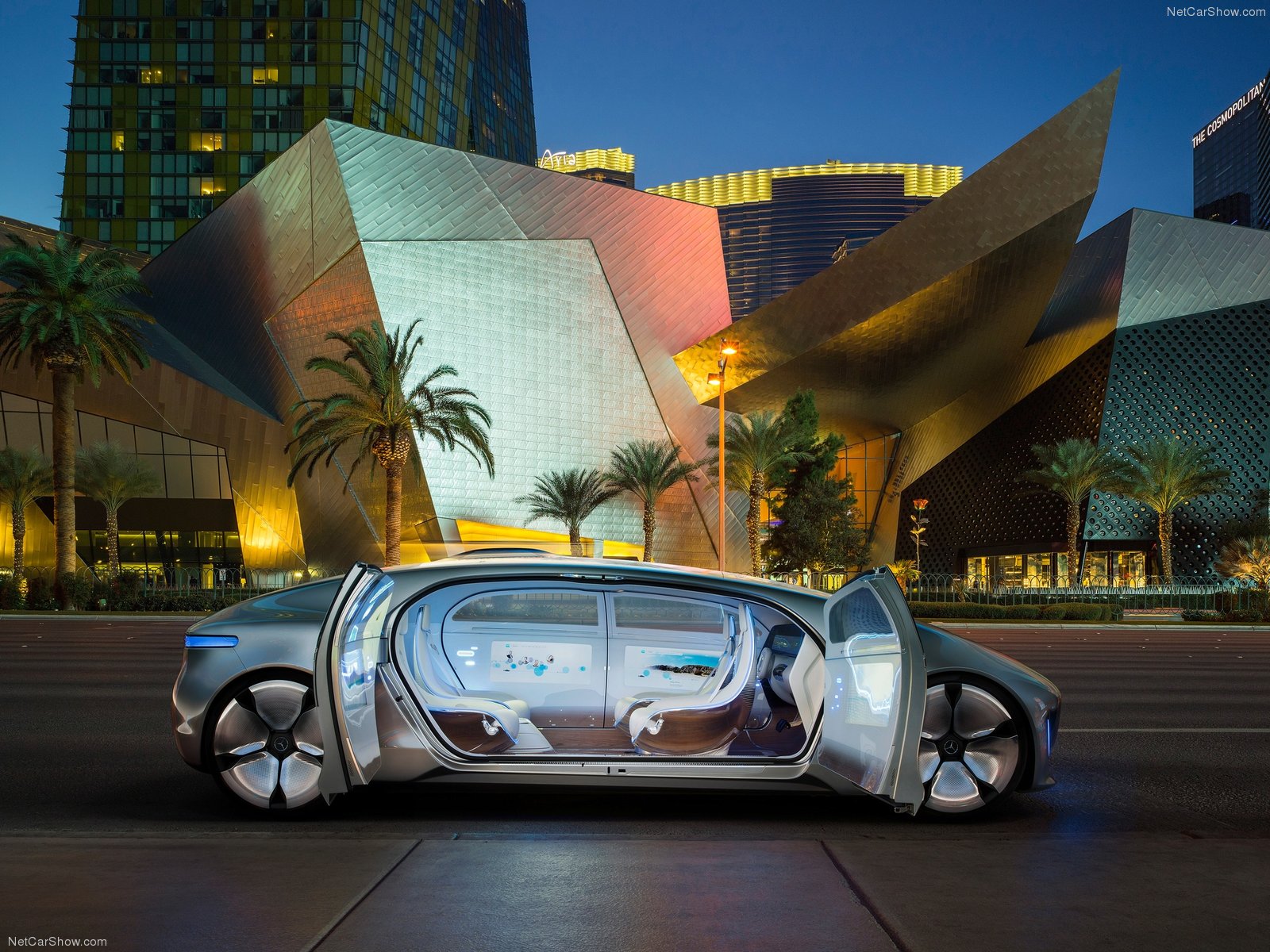 Mercedes-Benz-F015_Luxury_in_Motion_Concept_2015_1600x1200_wallpaper_0e
