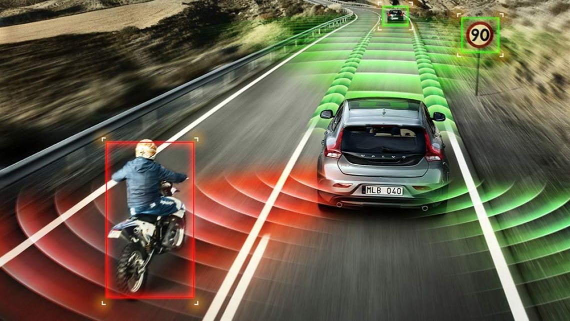 car-safety-blind-spot-information-volvo