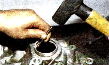 Демонтаж наружного кольца на КПП Лада Гранта