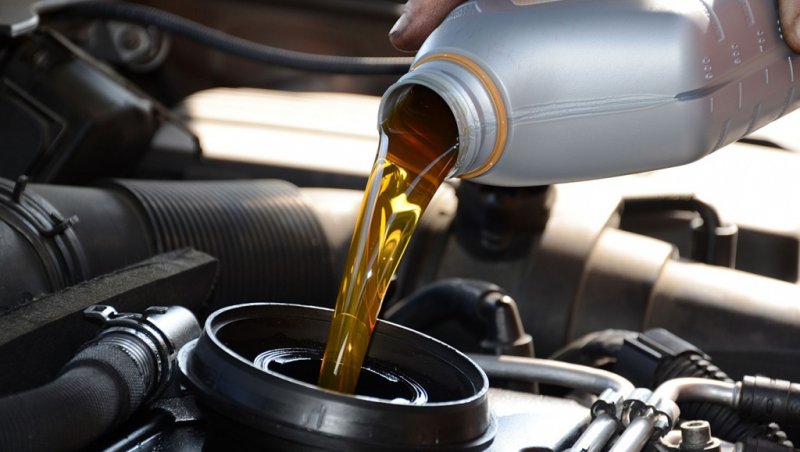 Что такое автомобильное масло и для чего оно необходимо?
