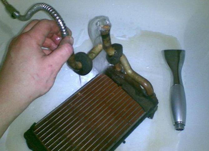 Как промыть радиатор печки
