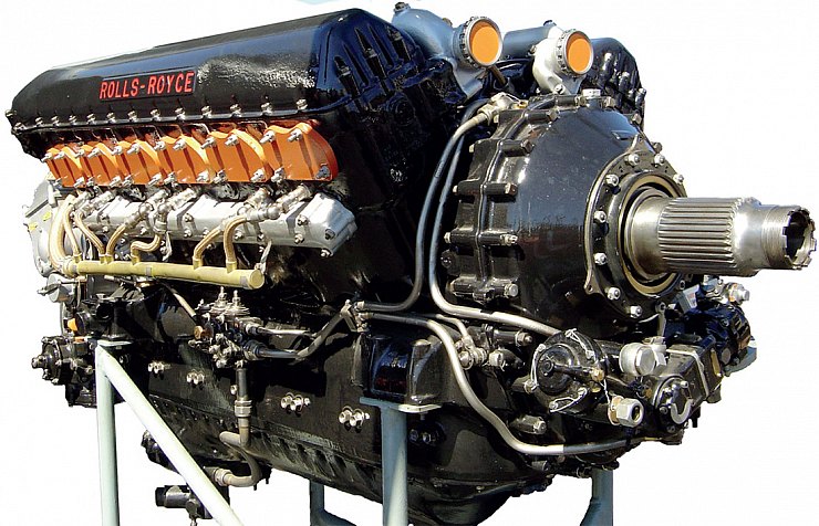 Все началось с авиации... Авиадвигатель Rolls-Royce Merlin 40-х годов прошлого века с непосредственным впрыском